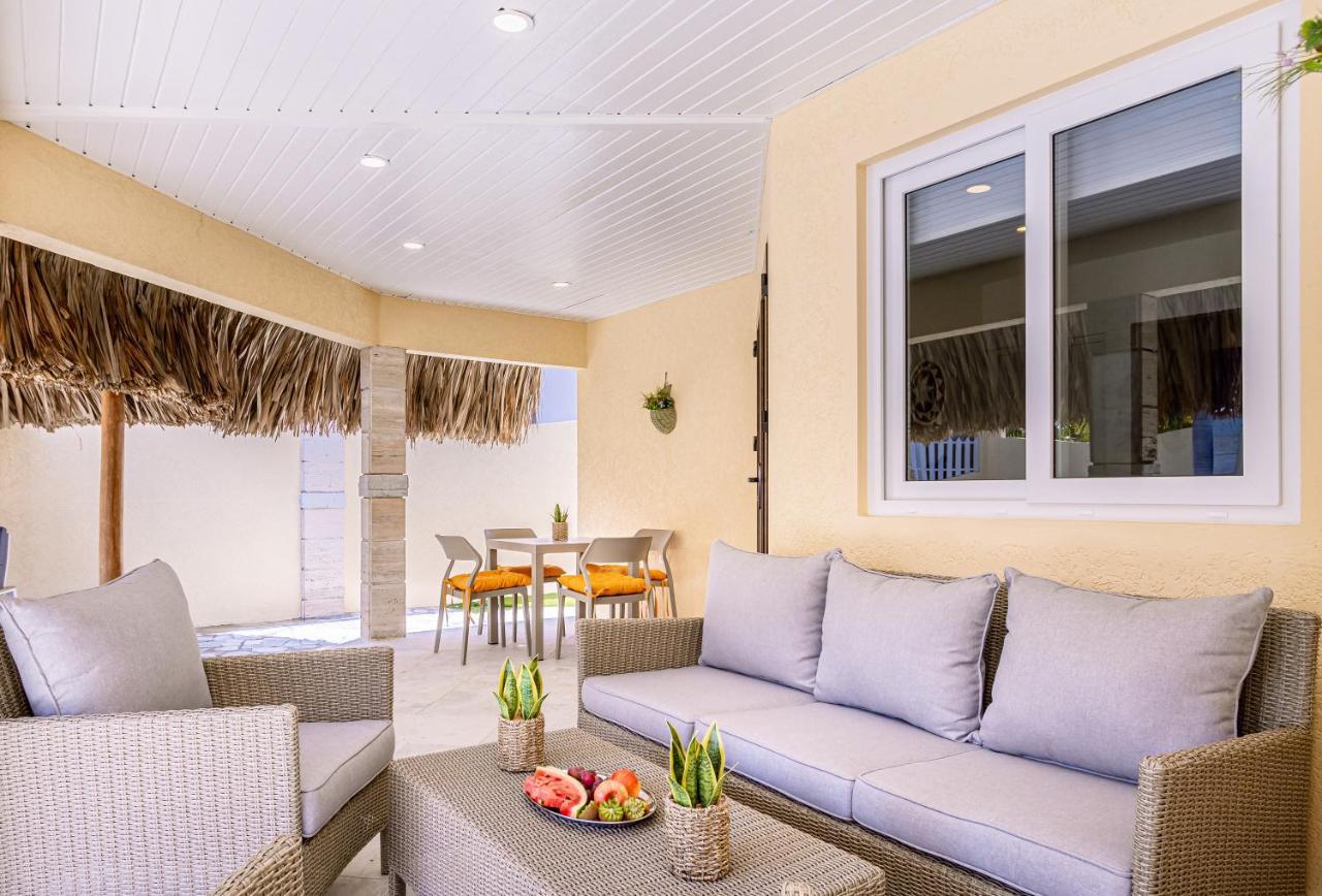 Ruby 15 Villa Palm Beach Exterior photo